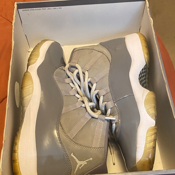 Jordan 11 cool grey